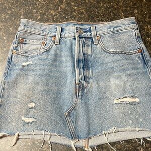 Levi’s mini skirt
